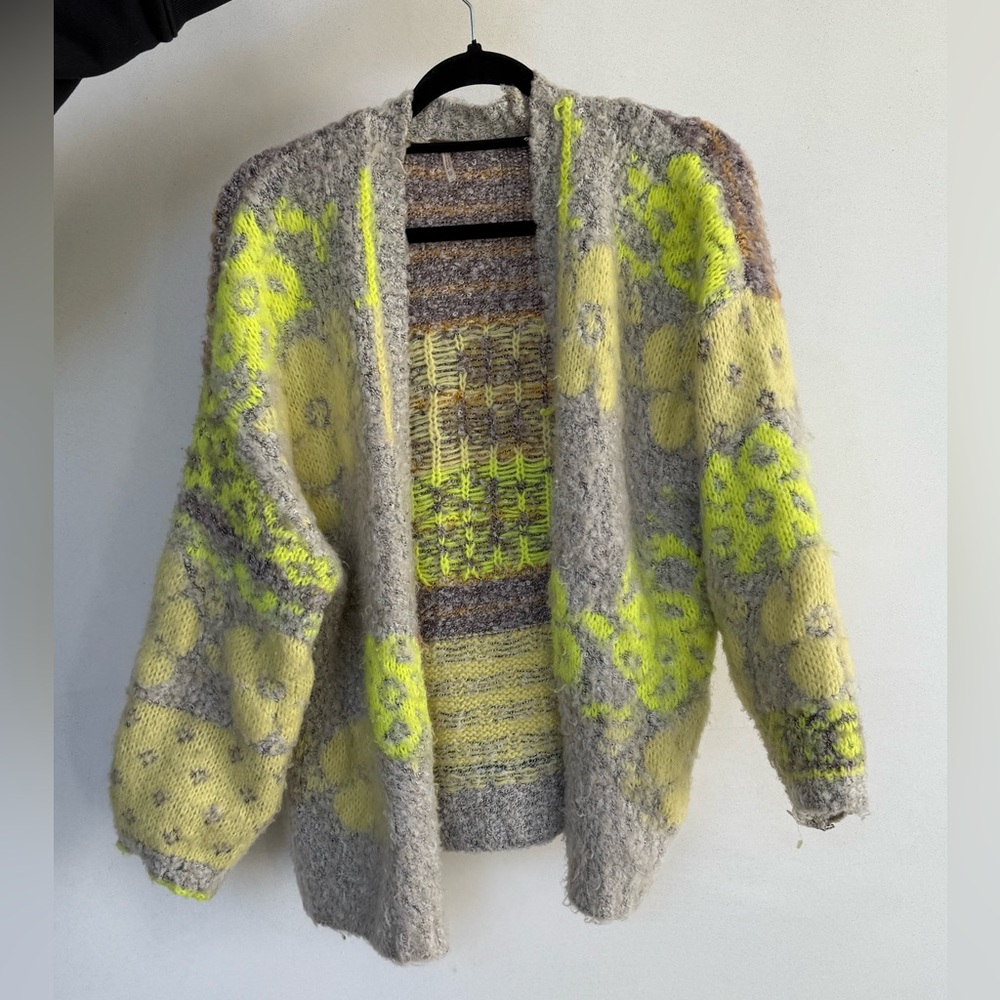 FREE PEOPLE CARDIGAN SIZE XS